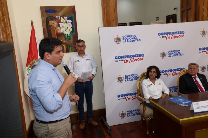 Municipio de Trujillo recibió cheque del GORELL por más de S/ 15 millones para ejecución de obras