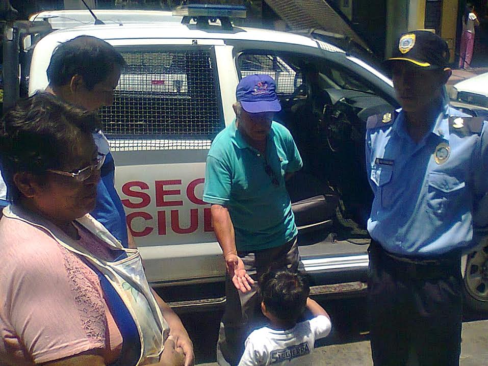Trujillo: serenos auxilian a joven herido y anciano que sufrió desmayo 