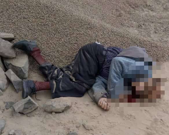 Anciano muere sospechosamente y cuerpo es abandonado en descampado