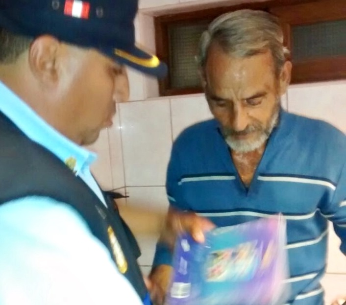 Detienen a anciano por robo en supermercado