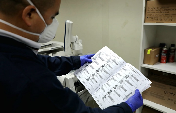 ONPE comienza impresión de actas-padrón para los comicios de octubre 