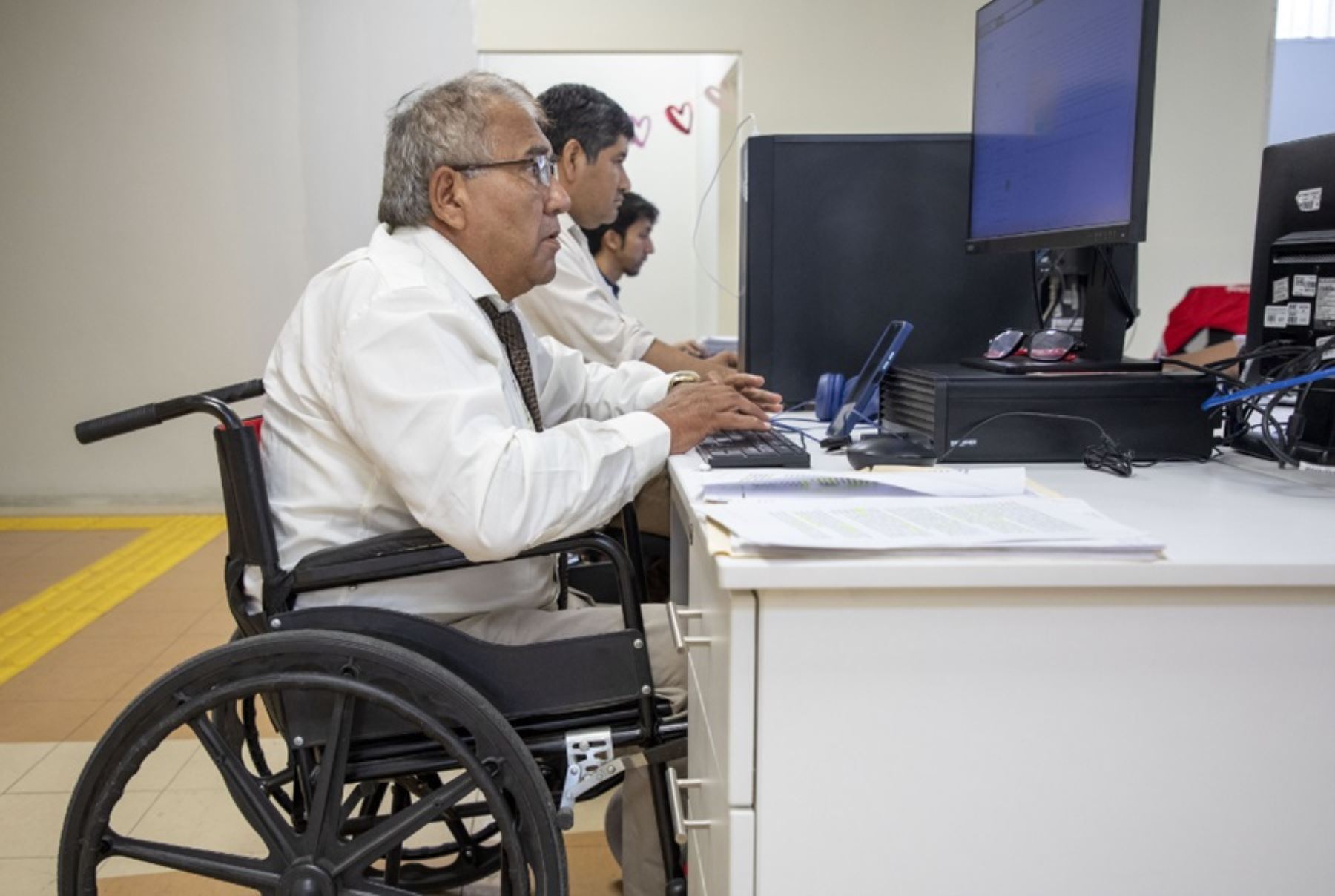 Aprueban reforma constitucional sobre denominación de personas con discapacidad