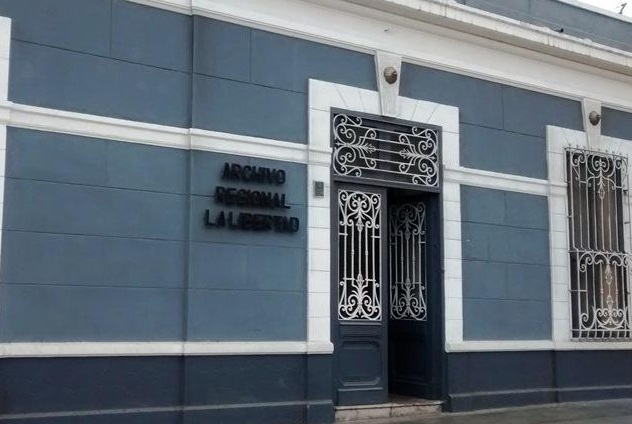 Cubren con plástico documentos del Archivo Regional de La Libertad por lluvias