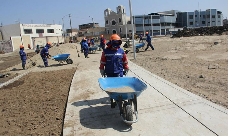 Preparan áreas verdes en baipás en óvalo Grau de Trujillo