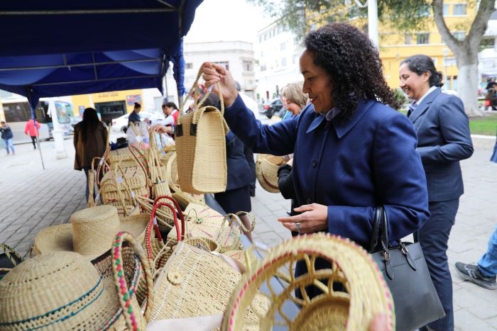 Trujillo: variedad de productos se exhiben en Feria "Vitrina Libre"