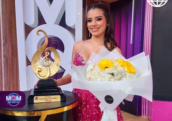 Salaverrina Ariana Gonzáles es coronada como nueva integrante de la orquesta “La Bella Luz”