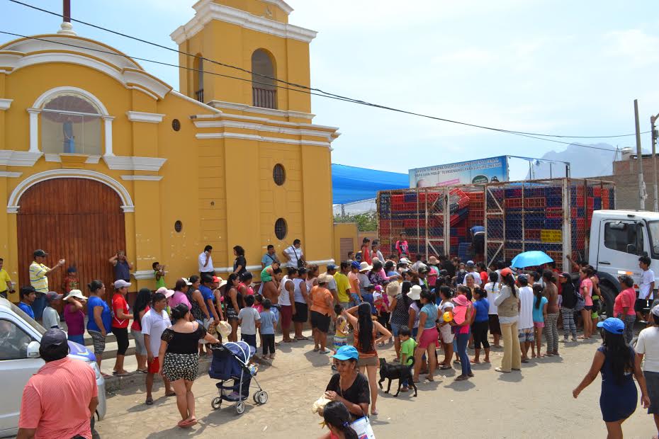 Arzobispado de Trujillo entregó 3000 pollos a damnificados de huaicos