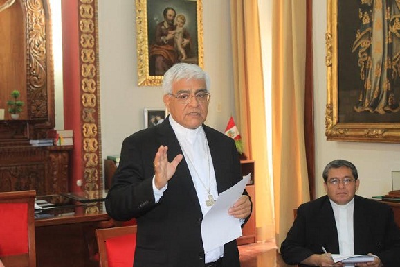  Monseñor Cabrejos: “No es lícito vulnerar el derecho a la intimidad y al honor”