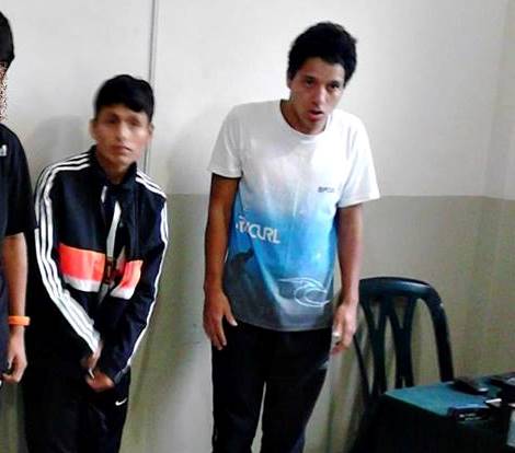 Capturan a dos sujetos y a un menor de edad con réplica de un arma de fuego