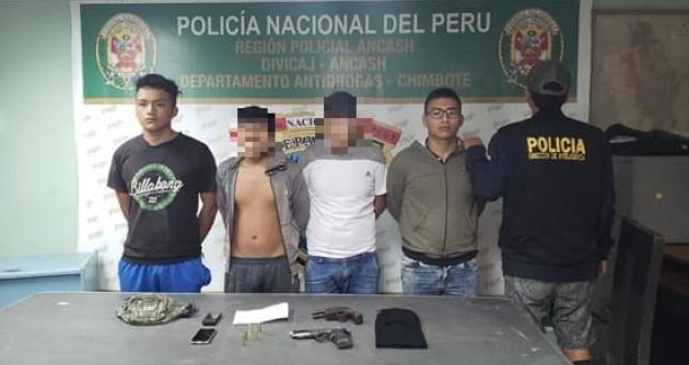  Policía frustra asalto a grifo en Santa y atrapa a miembros de  banda “Los Liberteños”