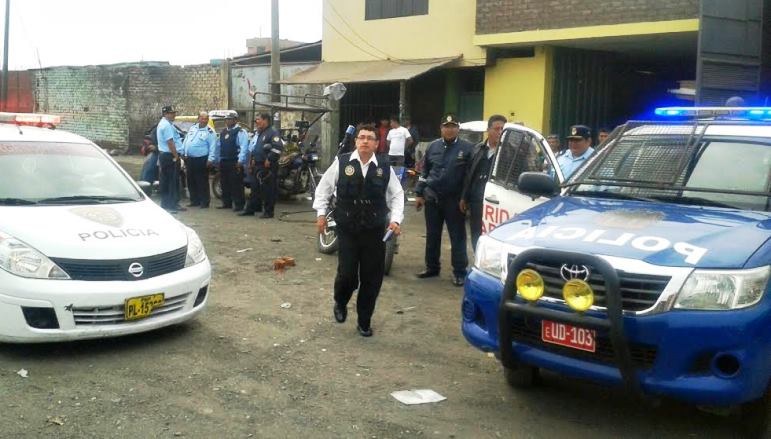 Delincuentes se llevan 11 mil dólares de local de la Caja Trujillo