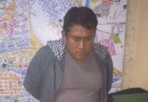  Atrapan a sujeto minutos después de asalto con arma falsa