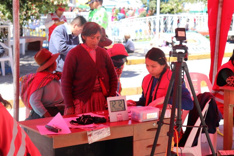 Con "carritos pagadores" abonan pensión a personas de zonas alejadas con discapacidad severa 