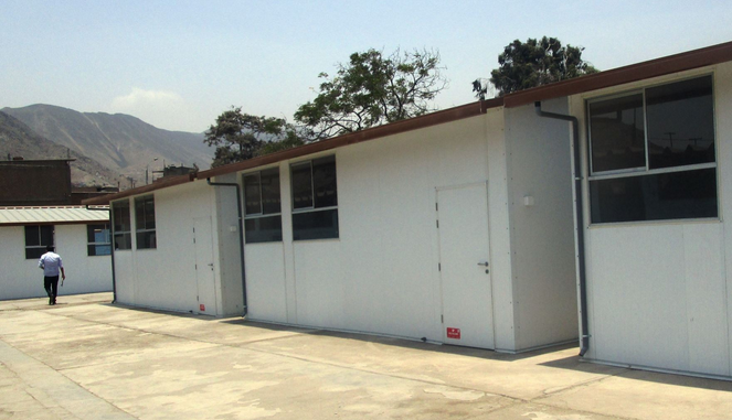 Pronied entregó a La Libertad 40 aulas prefabricadas para afrontar “El Niño”