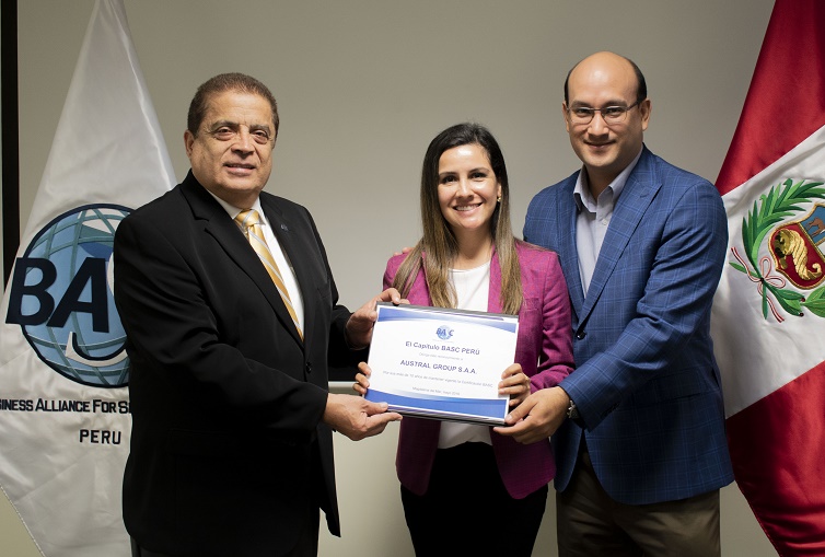 Austral Group recibe reconocimiento por vigencia de “Certificación Basc”