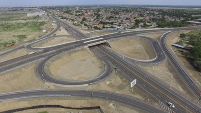 Obras de reconstrucción en la Autopista del Sol avanzan en beneficio de los norteños