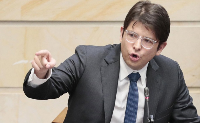 Colombia: menor que asesinó a Uribe es sancionado a 7 años de privación de la libertad