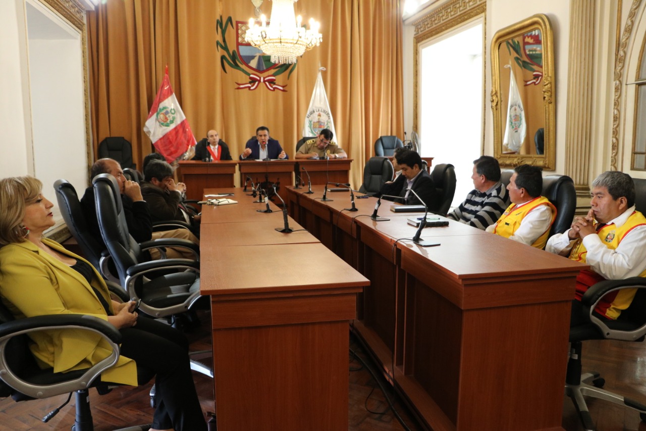 Defensoría exhorta a autoridades regionales y municipales a cumplir con audiencias de rendición de cuentas