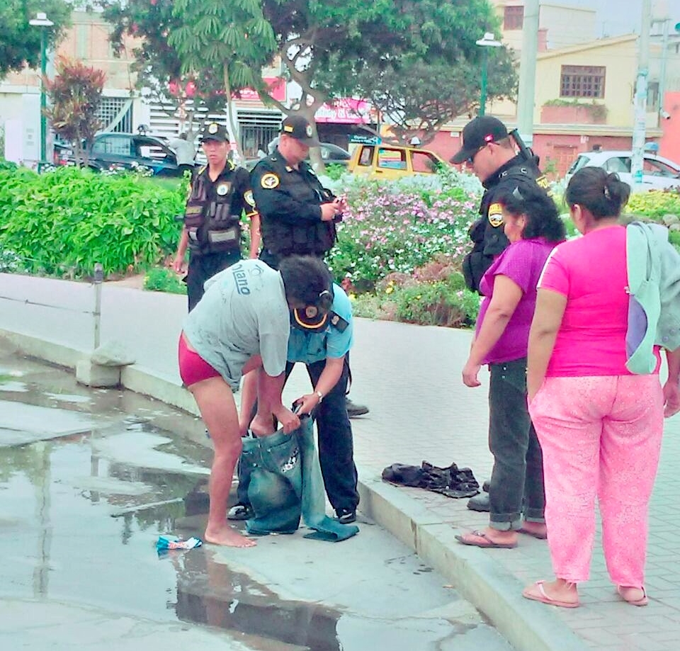 Sorprenden a mujer bañándose en pileta de Corte Superior de Justicia
