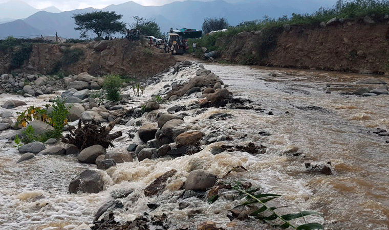 Piden instalación de un puente bailey en Collambay luego de colapso de badén