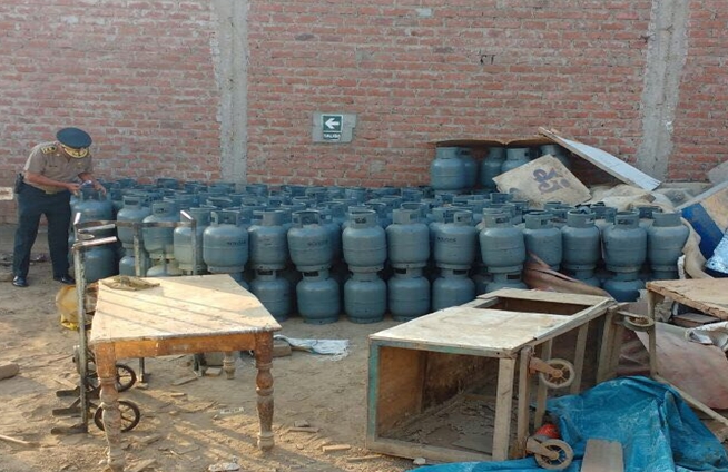 Trujillo: Policía recupera 740 de 1000 balones de gas robados por tres hampones