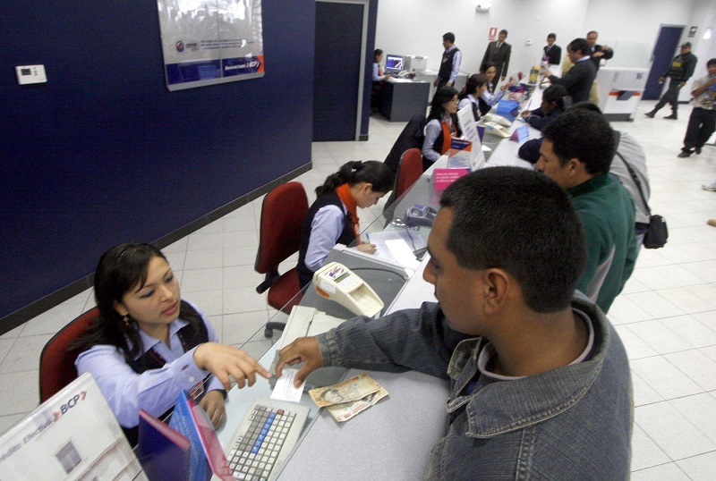 Bancos crearán cuentas a beneficiarios de bonos para hacer frente a coronavirus 