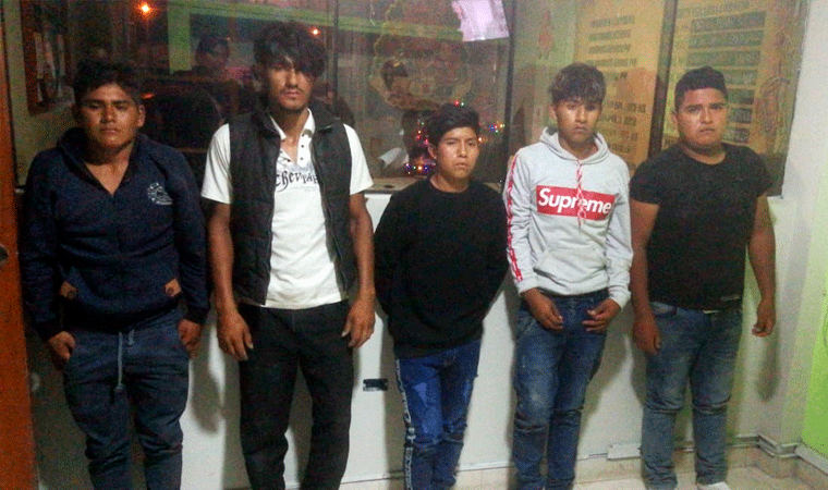 Detienen a cinco sujetos involucrados en robo de moto en Chepén