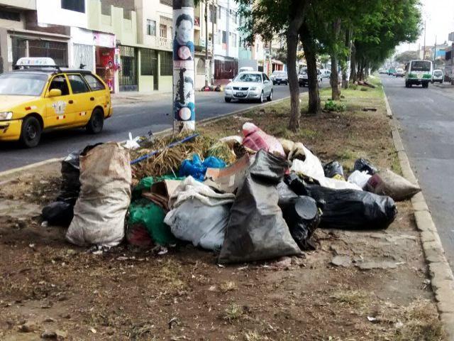 Basura no se recoge de las calles de Trujillo desde hace tres días