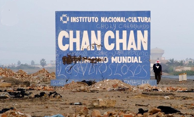 Arrojan residuos hospitalarios en área del complejo arqueológico Chan Chan