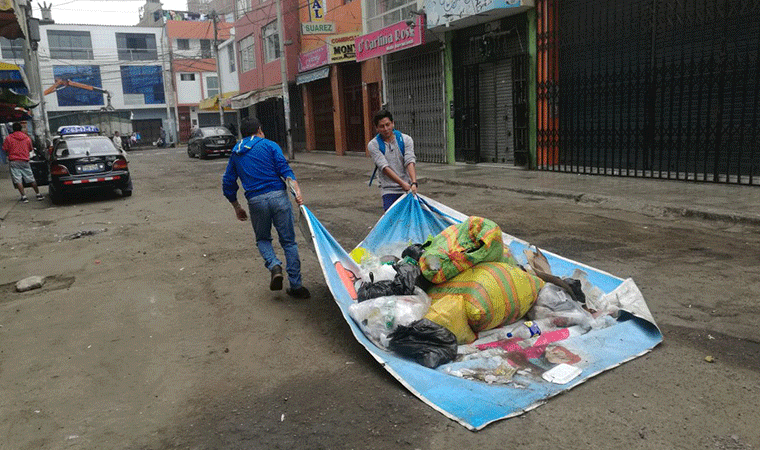 Trujillo generó 800 toneladas de basura por año nuevo y todavía no terminan de recogerla