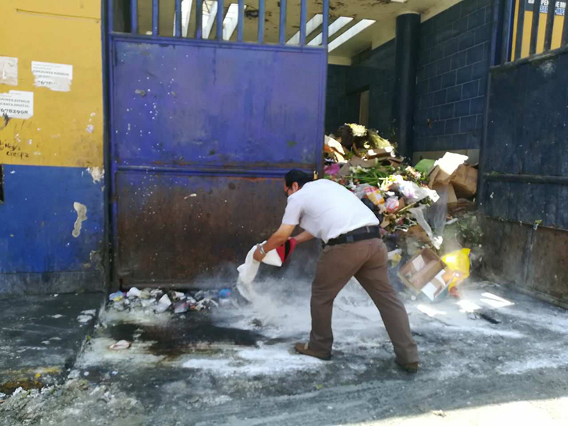 Contenedores de basura de Mercado Central colapsan en centro histórico de Trujillo