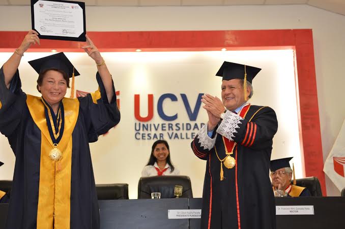 Beatriz Merino es distinguida con grado honoris causa por la UCV