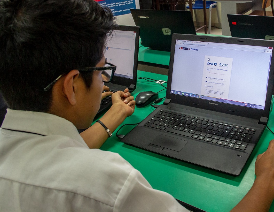 Inició inscripción al concurso Beca18-2021