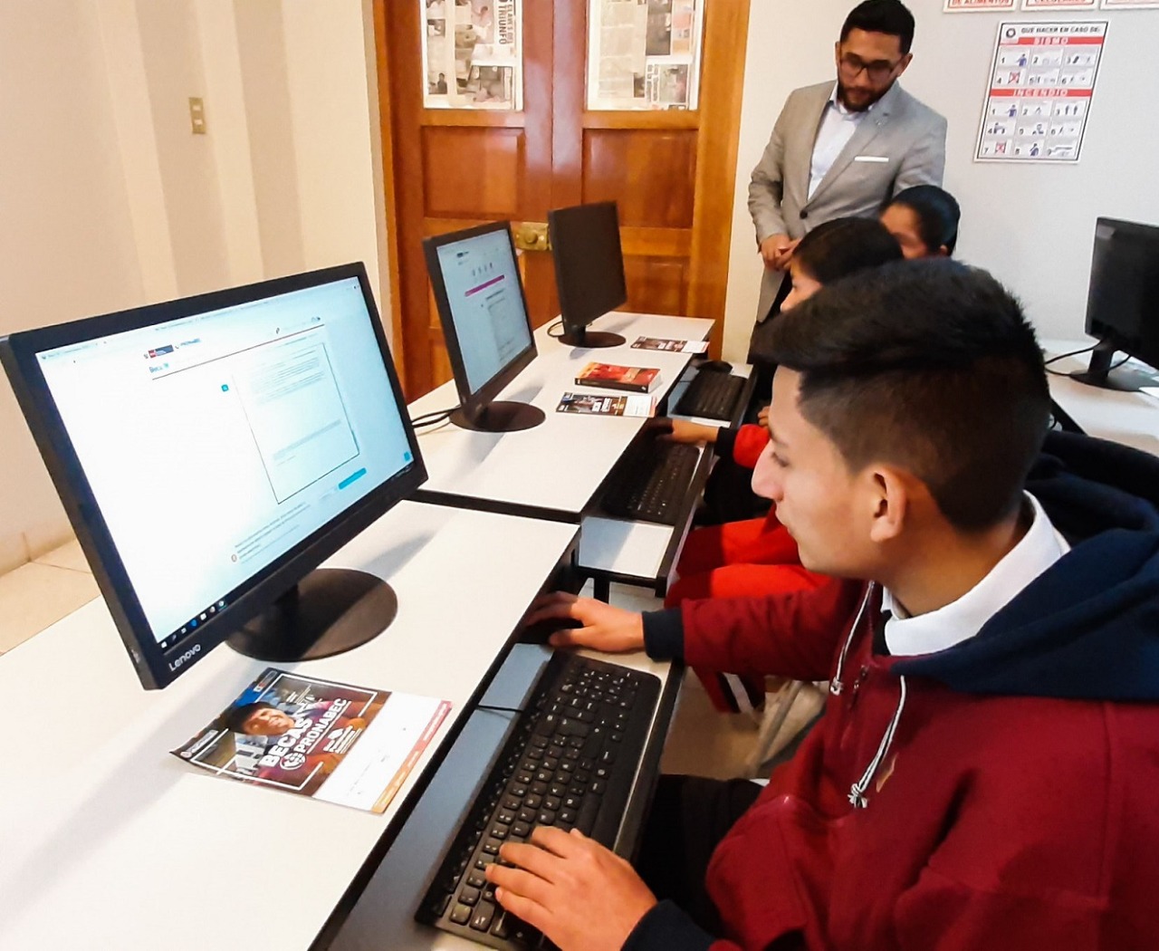 Postulantes a Beca 18 tendrán dos oportunidades para participar en concurso