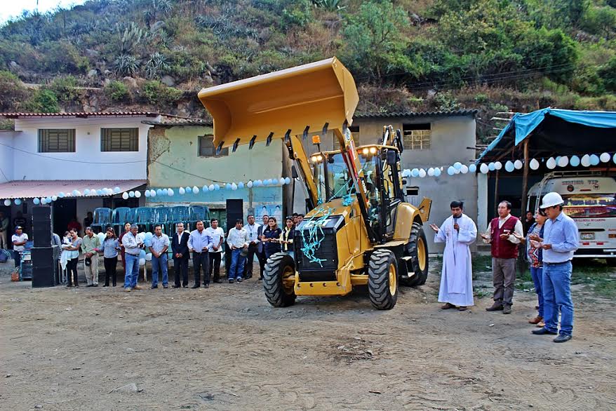 Otuzco: municipio adquiere moderna retroexcavadora con fondo social minero