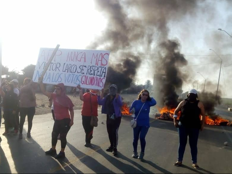 Bloquean Vía de Evitamiento en rechazo a presuntos votos golondrinos en Víctor Larco