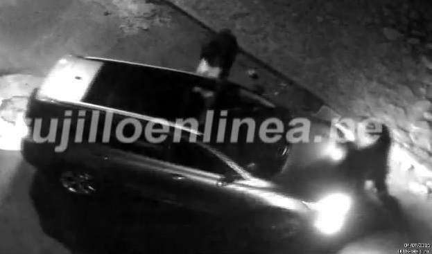 Sujeto agrede a policía por intervenirlo en Víctor Larco 