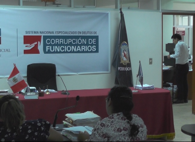 Suspenden audiencia contra Daniel Marcelo por sobrevaloración de baños químicos