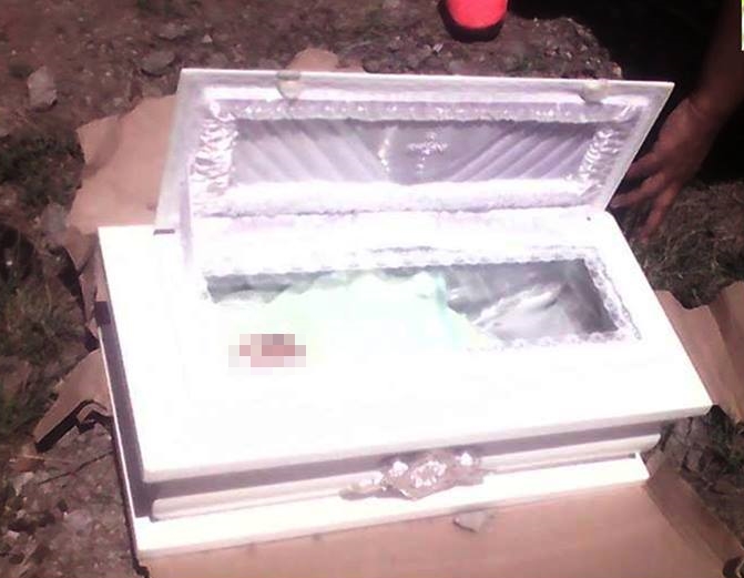 Encuentran cajón con bebé muerta en barrio otuzcano