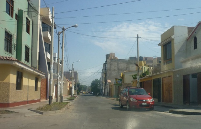 Delincuentes asaltan a fiscal a pocos metros de su vivienda en “California”