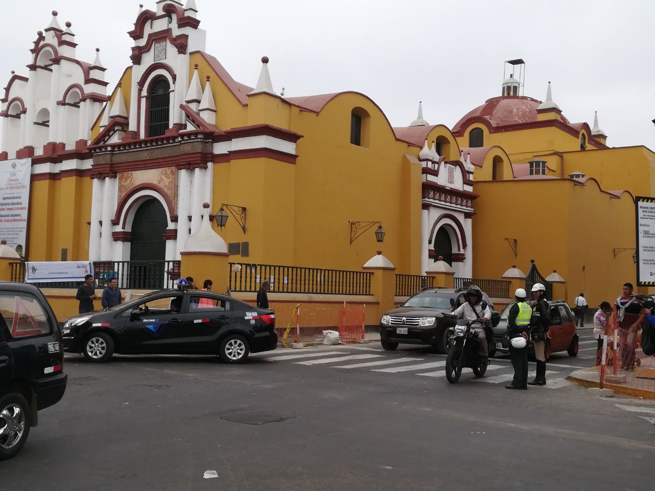 Descartan cierre total de Plaza de Armas de Trujillo durante feria de libros