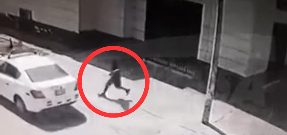 Delincuentes asaltan a plena luz del día al costado de la comisaría de La Familia en Trujillo