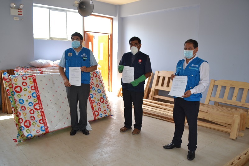 Caritas Trujillo entrega 15 camas para médicos de EsSalud