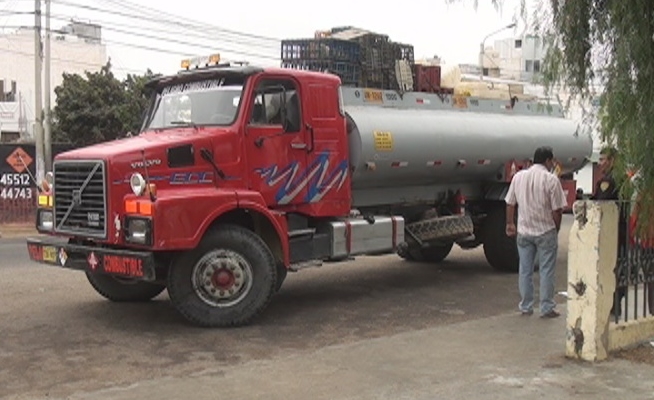 Hallan droga camuflada dentro de cisterna de combustible en Laredo
