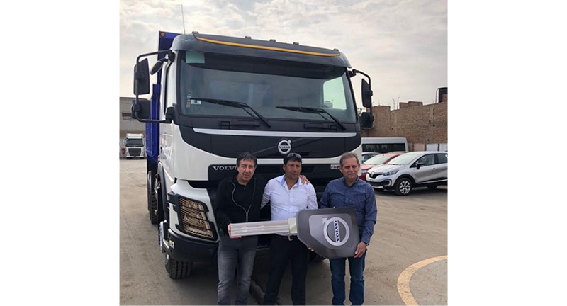 Pataz: minera dona camión volquete para recolección de residuos sólidos en Llacuabamba