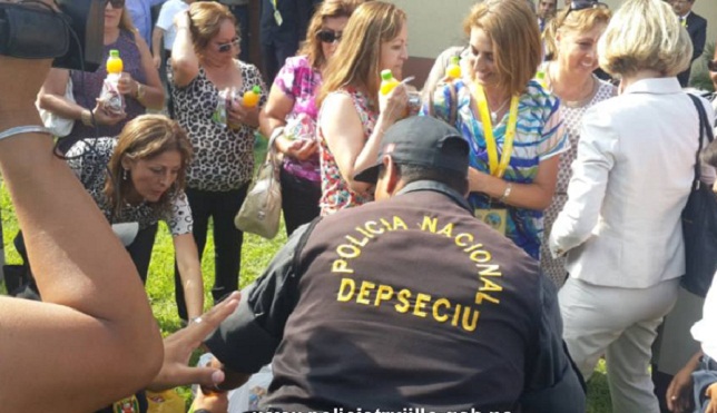 Jefes policiales y autoridades entregaron ayuda a Hogar de Esperanza