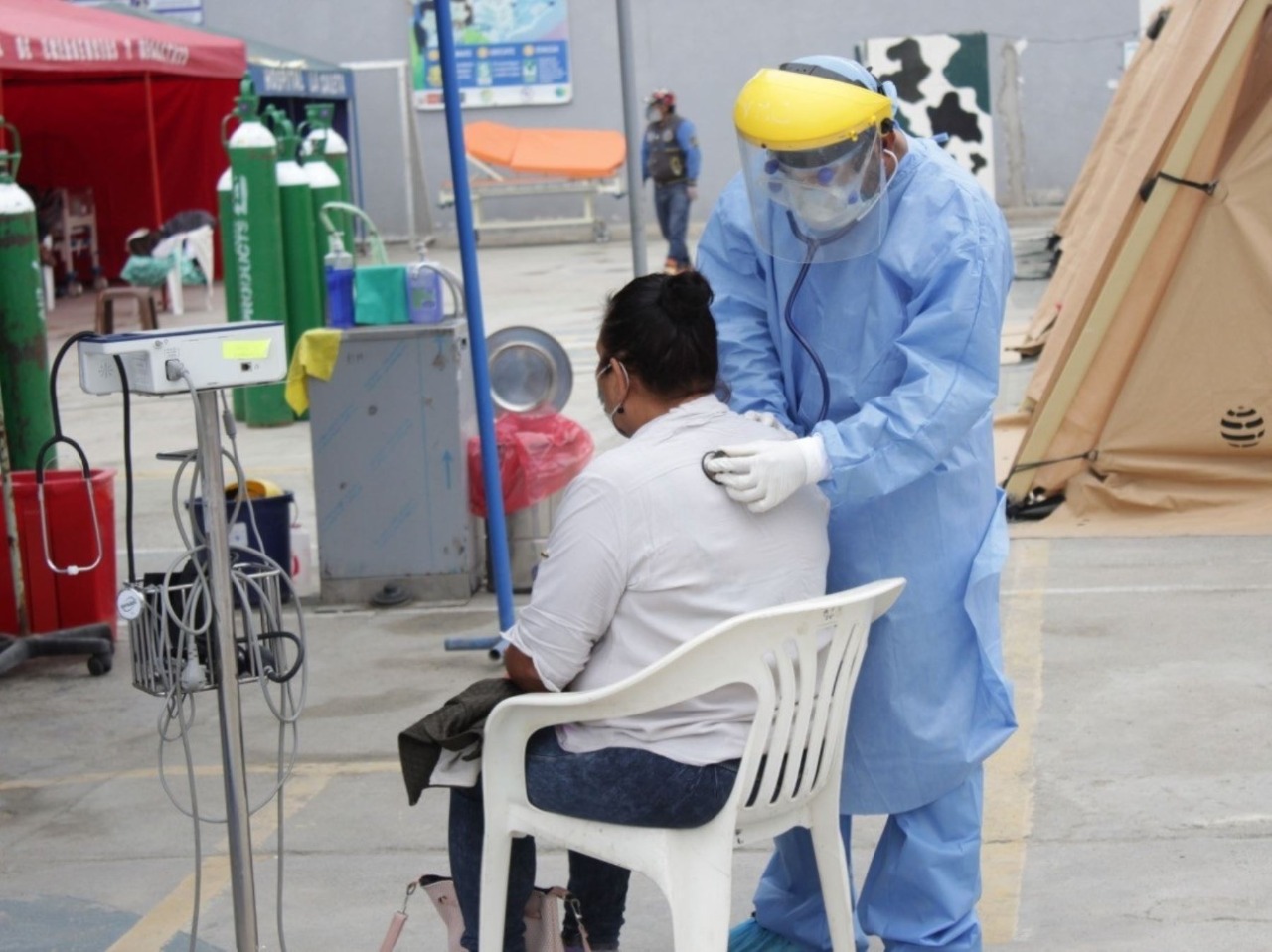 Personal de salud recibirá bono único en reconocimiento a su lucha contra el coronavirus