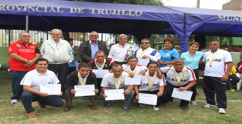 Concluyeron campeonatos de glorias deportivas del fútbol y del vóley en Trujillo