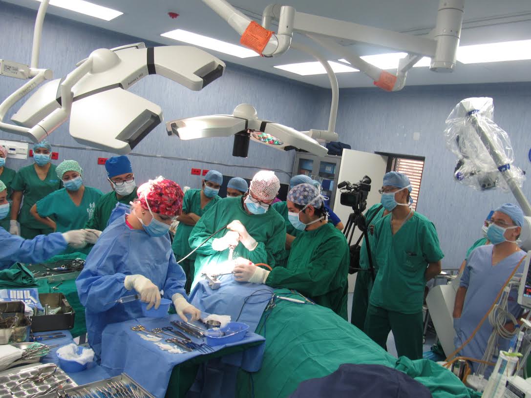 Médicos del hospital Virgen de la Puerta fueron capacitados en micro neurocirugías