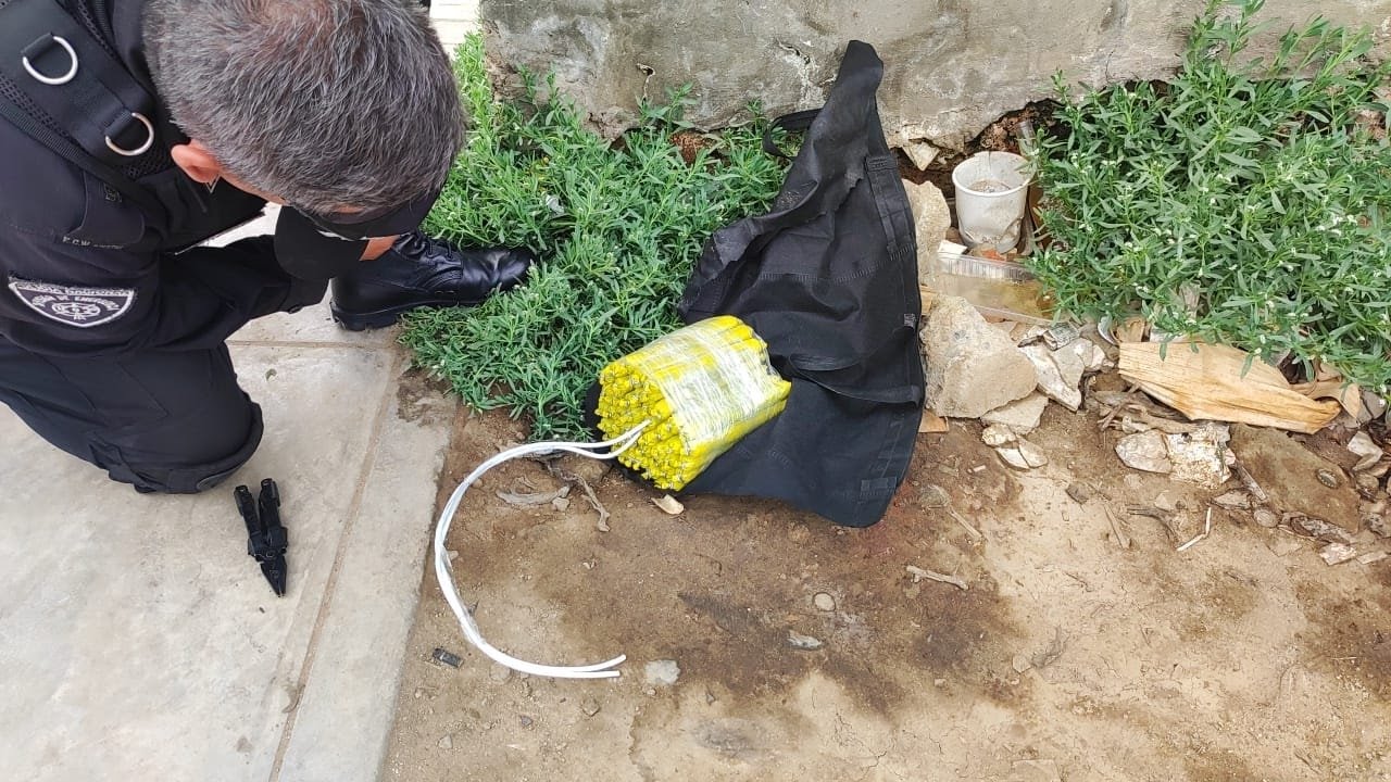 Delincuentes deja 50 cartuchos de dinamita en una bodega cerca de un discobar en Trujillo 